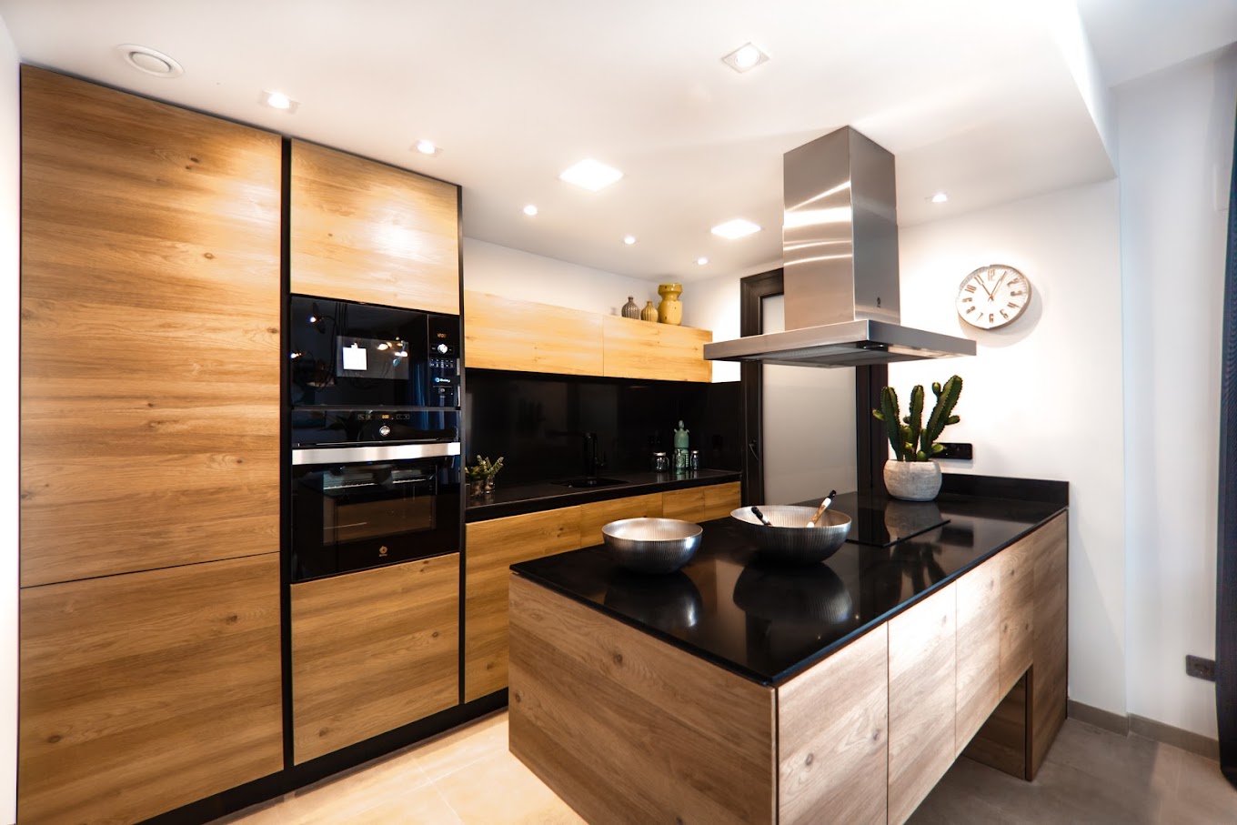 Cuisine moderne après rénovation intérieure à Étampes