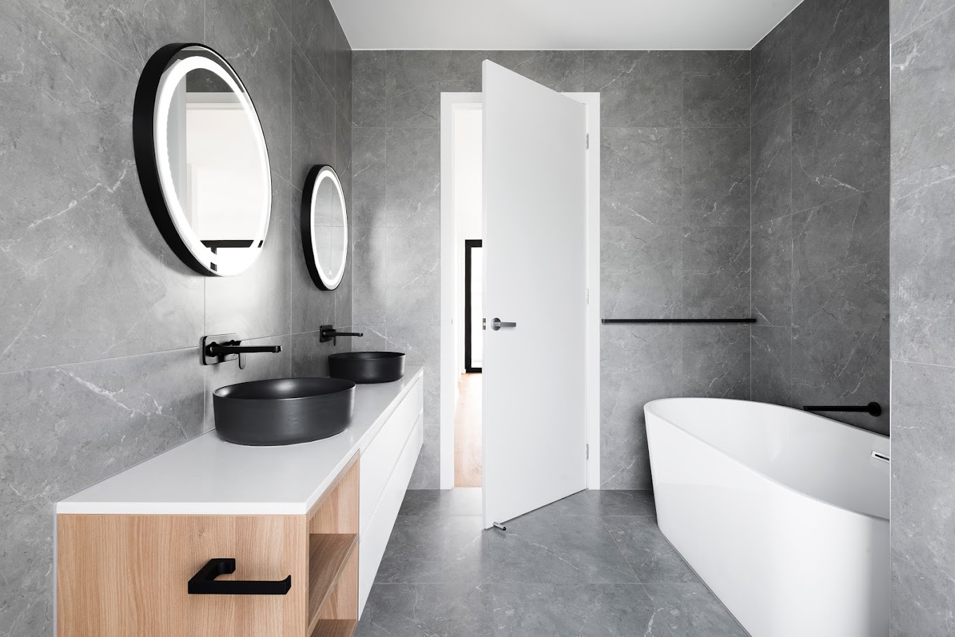 Salle de bain moderne rénovée à Étampes